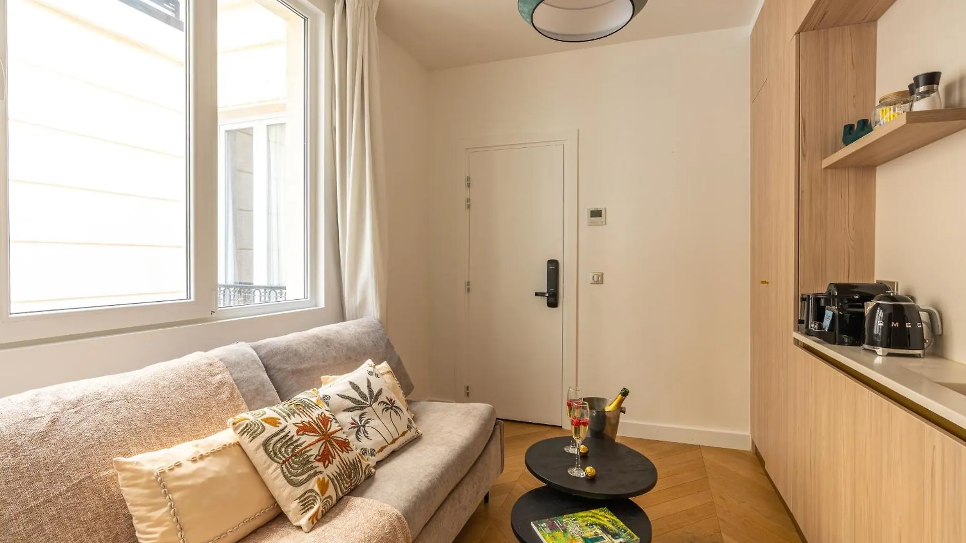 Romantic Getaway - Le Marais - With Ac *