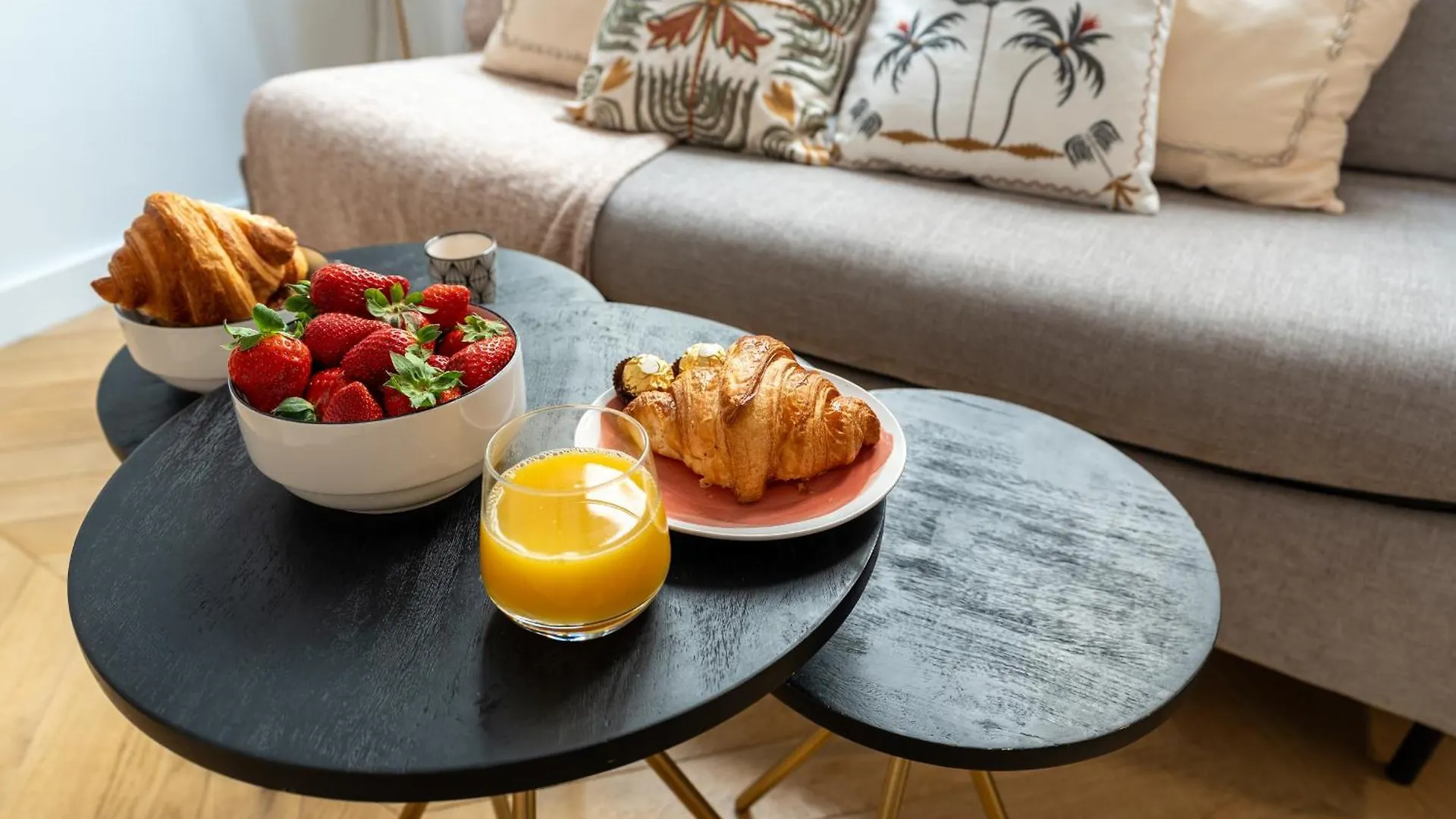 Apartment Romantic Getaway - Le Marais - With Ac