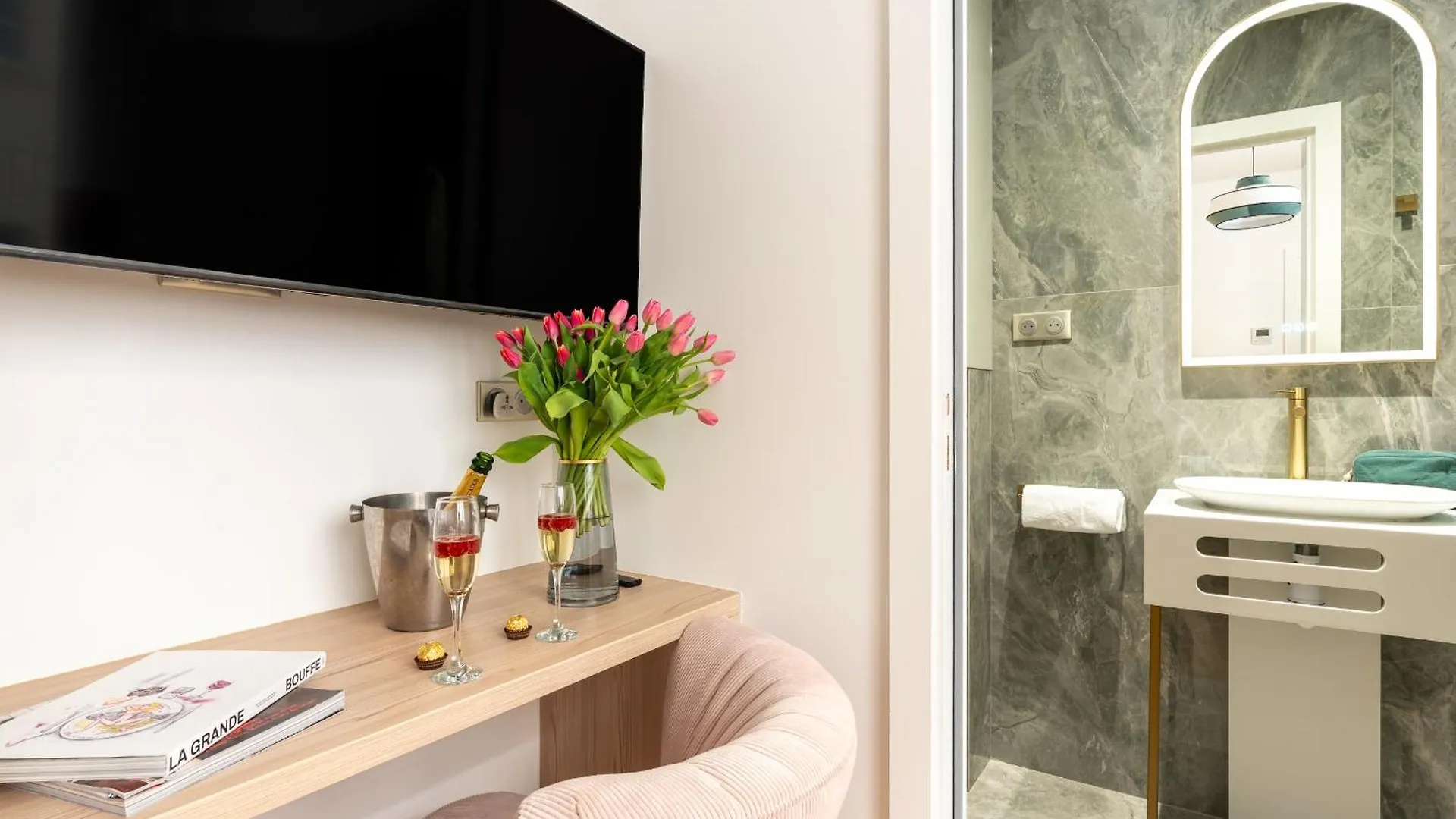 Romantic Getaway - Le Marais - With Ac Apartment Paris